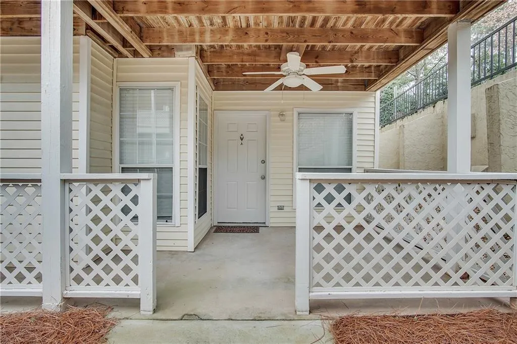 6806 Glenridge Drive Unit A, Sandy Springs, Georgia 30328, 2 Bedrooms Bedrooms, ,2 BathroomsBathrooms,Residential,Sold,6806 Glenridge Drive Unit A,6683433