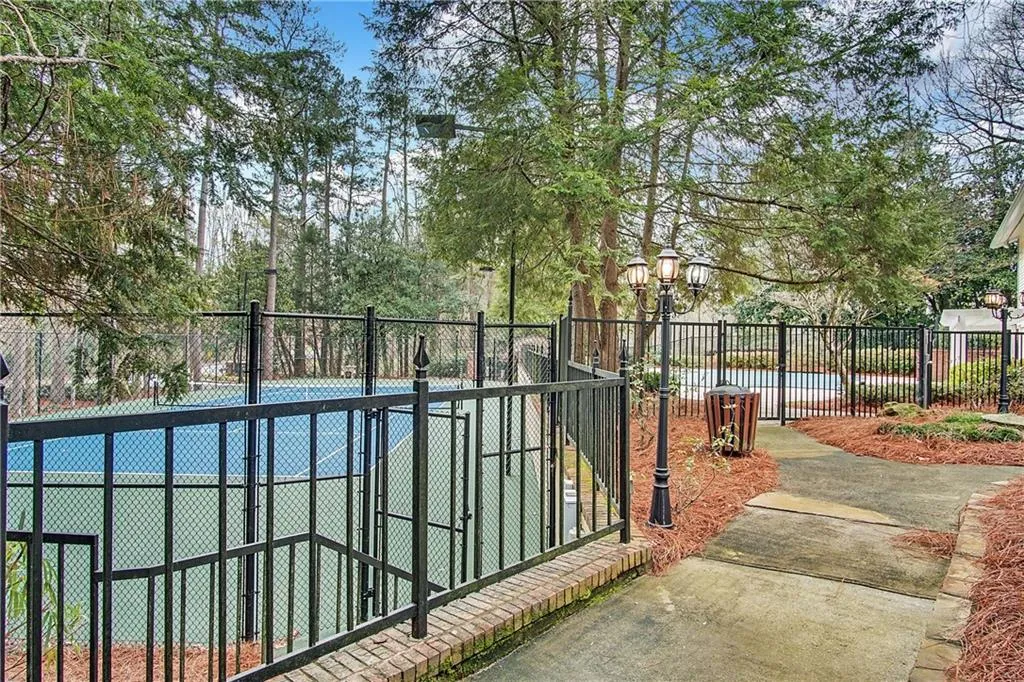 6806 Glenridge Drive Unit A, Sandy Springs, Georgia 30328, 2 Bedrooms Bedrooms, ,2 BathroomsBathrooms,Residential,Sold,6806 Glenridge Drive Unit A,6683433