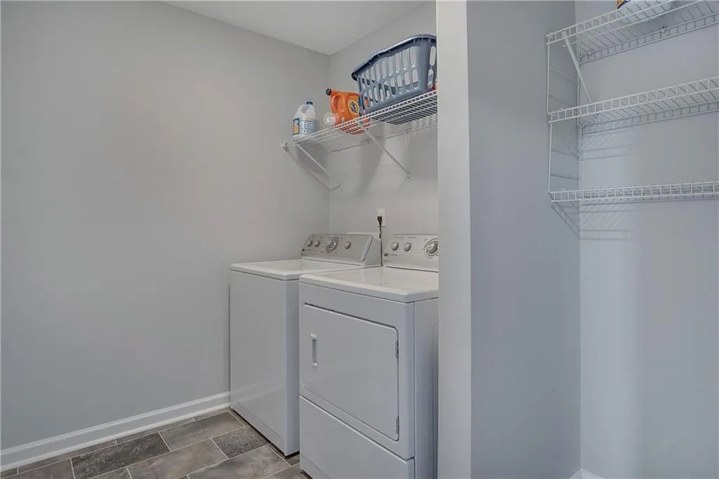 6806 Glenridge Drive Unit A, Sandy Springs, Georgia 30328, 2 Bedrooms Bedrooms, ,2 BathroomsBathrooms,Residential,Sold,6806 Glenridge Drive Unit A,6683433