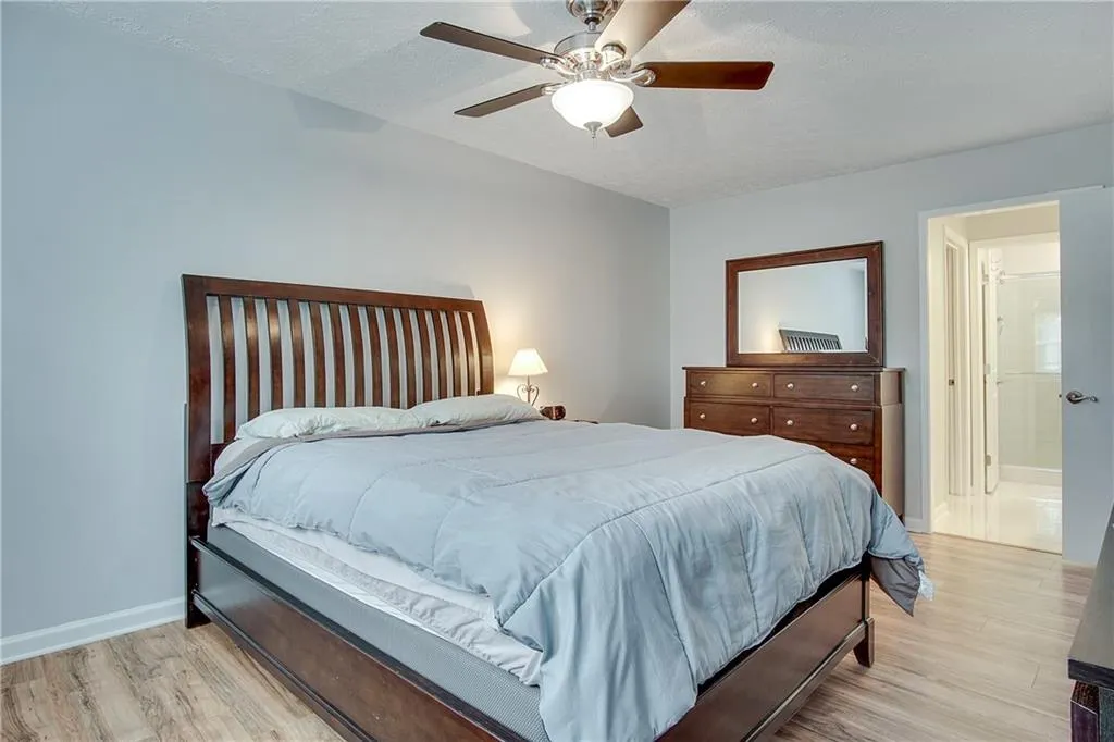6806 Glenridge Drive Unit A, Sandy Springs, Georgia 30328, 2 Bedrooms Bedrooms, ,2 BathroomsBathrooms,Residential,Sold,6806 Glenridge Drive Unit A,6683433