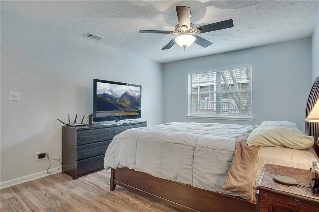 6806 Glenridge Drive Unit A, Sandy Springs, Georgia 30328, 2 Bedrooms Bedrooms, ,2 BathroomsBathrooms,Residential,Sold,6806 Glenridge Drive Unit A,6683433