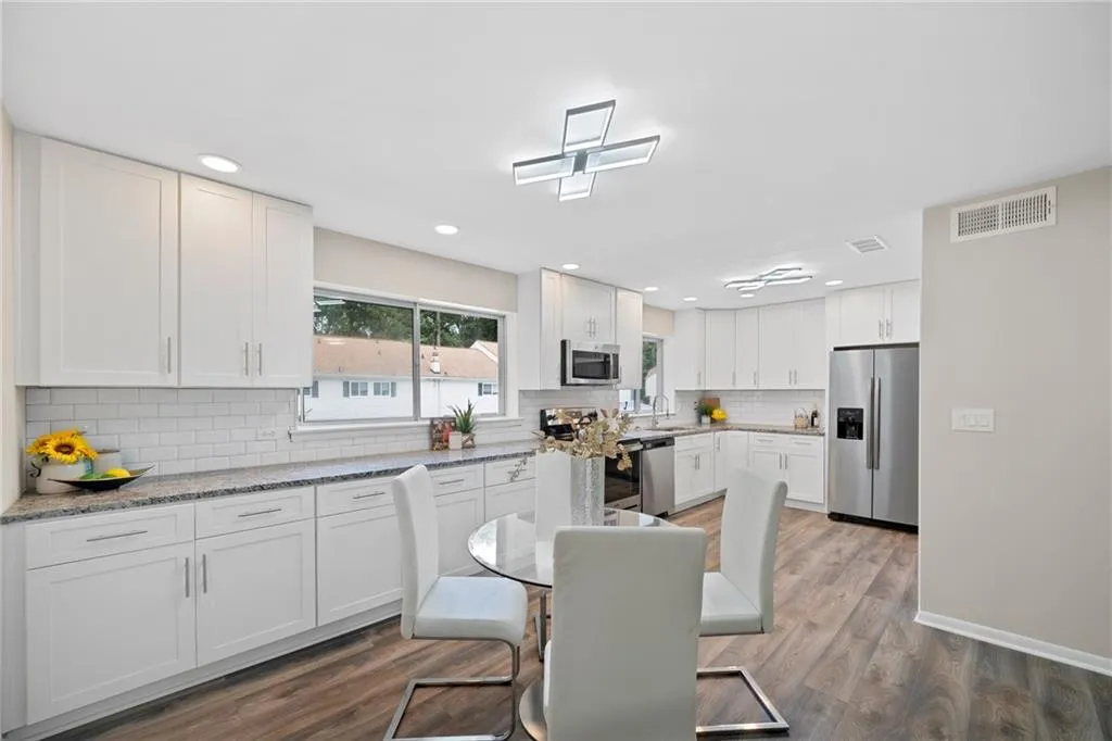 7329 Cardigan Circle, Sandy Springs, Georgia 30328, 4 Bedrooms Bedrooms, ,3 BathroomsBathrooms,Residential,Sold,7329 Cardigan Circle,7032803 7329 Cardigan Circle, Sandy Springs, Georgia 30328, 4 Bedrooms Bedrooms, ,3 BathroomsBathrooms,Residential,Sold,7329 Cardigan Circle,7032803