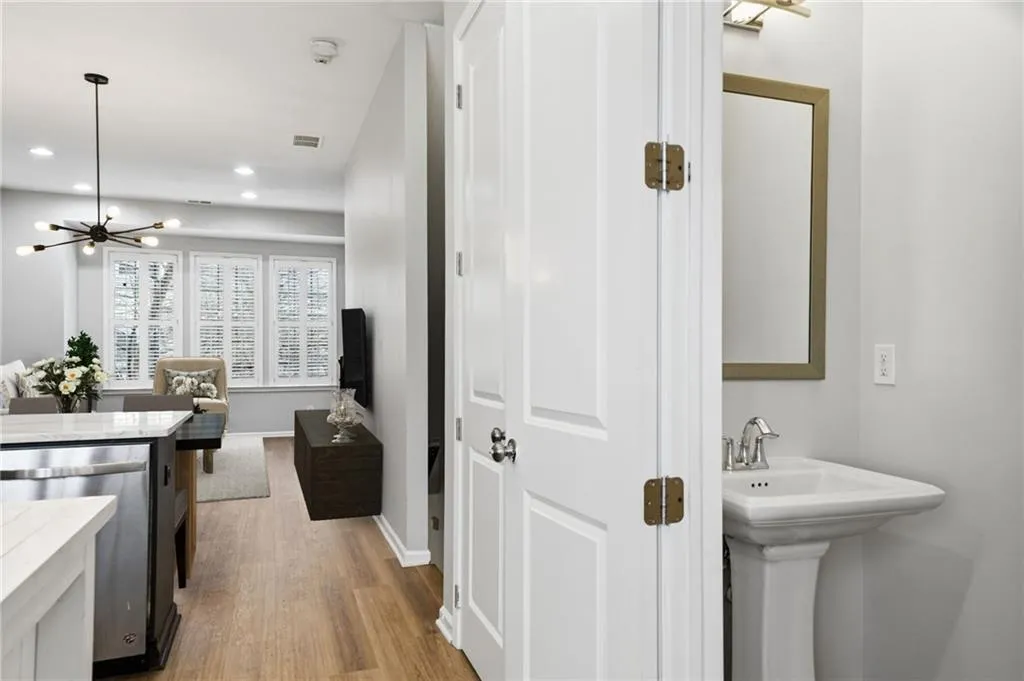 615 Broadview Place Ne, Atlanta, Georgia 30324, 2 Bedrooms Bedrooms, 0 ,2 BathroomsBathrooms,Residential,For Sale,615 Broadview Place Ne,7732272