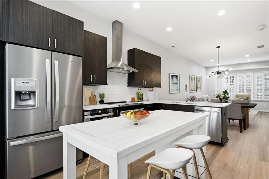 615 Broadview Place Ne, Atlanta, Georgia 30324, 2 Bedrooms Bedrooms, 0 ,2 BathroomsBathrooms,Residential,For Sale,615 Broadview Place Ne,7732272