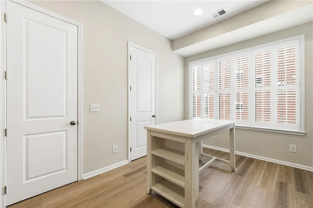 615 Broadview Place Ne, Atlanta, Georgia 30324, 2 Bedrooms Bedrooms, 0 ,2 BathroomsBathrooms,Residential,For Sale,615 Broadview Place Ne,7732272