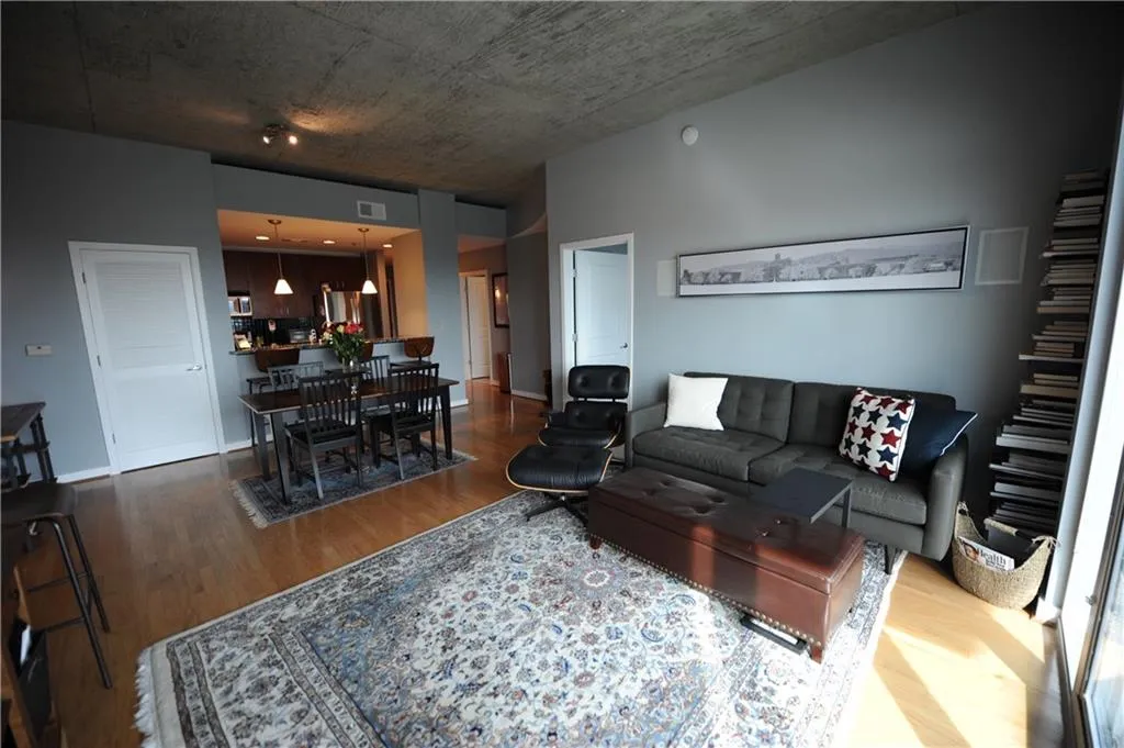 250 Pharr Road Ne Unit 1313, Atlanta, Georgia 30305, 2 Bedrooms Bedrooms, ,2 BathroomsBathrooms,Residential,Sold,250 Pharr Road Ne Unit 1313,5658384