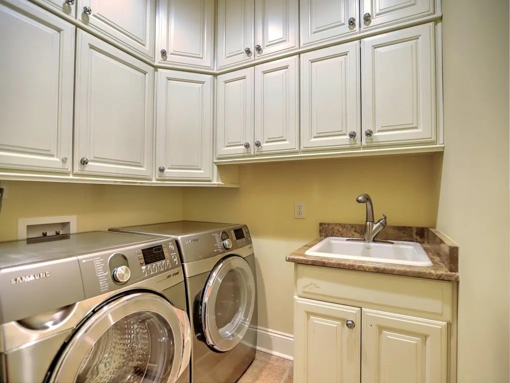 1419 River Vista Drive, Atlanta, Georgia 30339, 4 Bedrooms Bedrooms, ,4 BathroomsBathrooms,Residential,Sold,1419 River Vista Drive,6892111