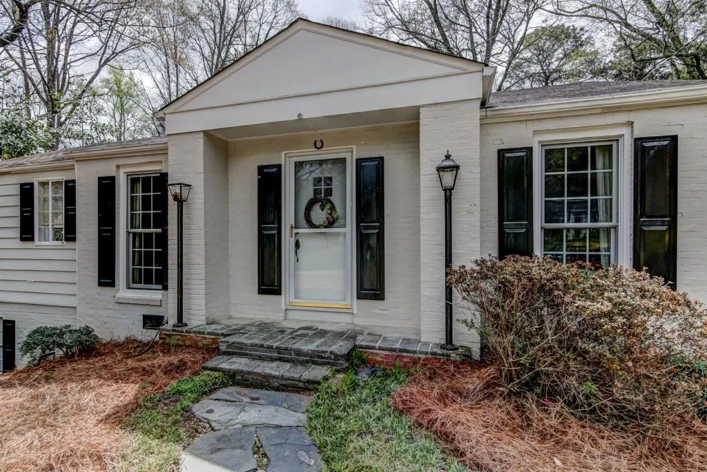 285 Green Hill Road, Sandy Springs, Georgia 30342, 3 Bedrooms Bedrooms, ,2 BathroomsBathrooms,Residential,Sold,285 Green Hill Road,5825630