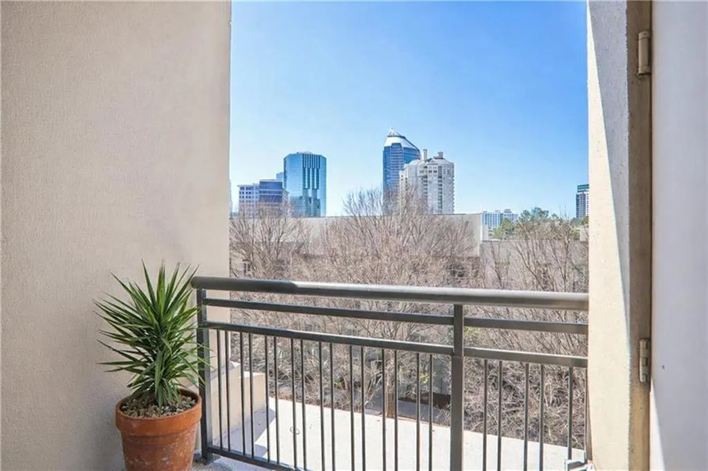 3445 Stratford Road Ne Unit 502, Atlanta, Georgia 30326, 1 Bedroom Bedrooms, 0 ,1 BathroomBathrooms,Residential,For Sale,3445 Stratford Road Ne Unit 502,7721856