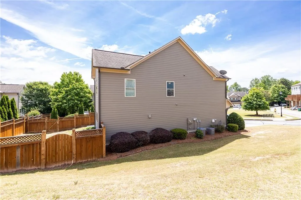 7595 Stoneridge Drive, Atlanta, Georgia 30328, 3 Bedrooms Bedrooms, ,2 BathroomsBathrooms,Residential,For Sale,7595 Stoneridge Drive,7763192