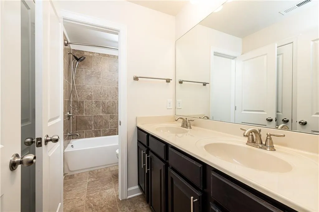 7595 Stoneridge Drive, Atlanta, Georgia 30328, 3 Bedrooms Bedrooms, ,2 BathroomsBathrooms,Residential,For Sale,7595 Stoneridge Drive,7763192
