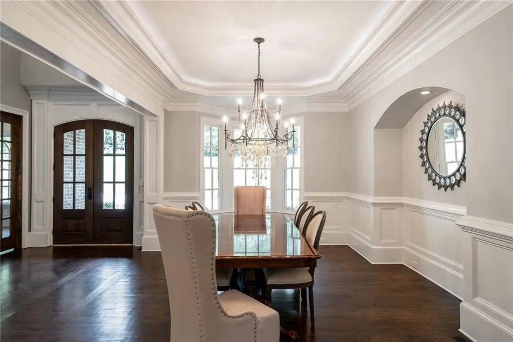 1085 Kingston Drive, Atlanta, Georgia 30342, 6 Bedrooms Bedrooms, ,6 BathroomsBathrooms,Residential,Sold,1085 Kingston Drive,6584851