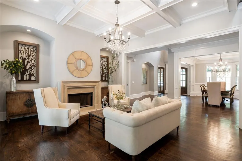1085 Kingston Drive, Atlanta, Georgia 30342, 6 Bedrooms Bedrooms, ,6 BathroomsBathrooms,Residential,Sold,1085 Kingston Drive,6584851
