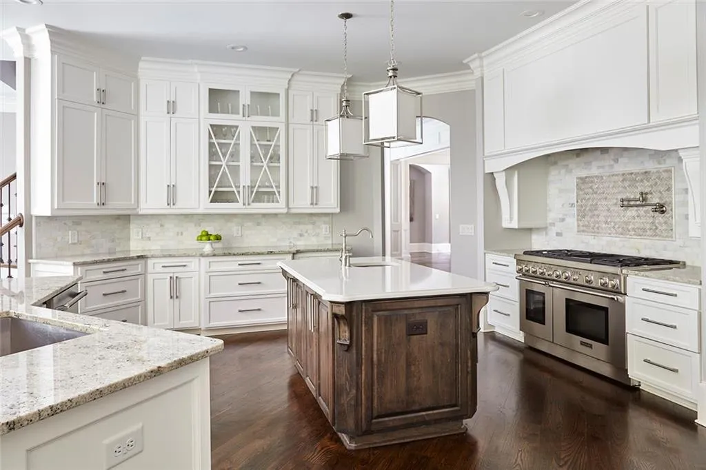 1085 Kingston Drive, Atlanta, Georgia 30342, 6 Bedrooms Bedrooms, ,6 BathroomsBathrooms,Residential,Sold,1085 Kingston Drive,6584851