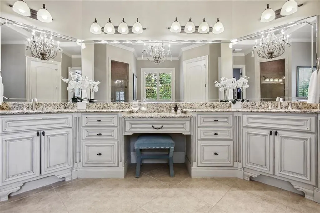 6175 Aberdeen Drive, Sandy Springs, Georgia 30328, 6 Bedrooms Bedrooms, ,6 BathroomsBathrooms,Residential,Sold,6175 Aberdeen Drive,7057900