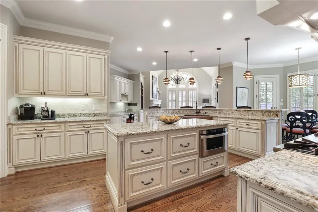 6175 Aberdeen Drive, Sandy Springs, Georgia 30328, 6 Bedrooms Bedrooms, ,6 BathroomsBathrooms,Residential,Sold,6175 Aberdeen Drive,7057900