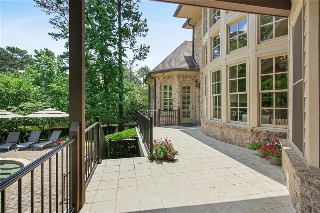 6175 Aberdeen Drive, Sandy Springs, Georgia 30328, 6 Bedrooms Bedrooms, ,6 BathroomsBathrooms,Residential,Sold,6175 Aberdeen Drive,7057900