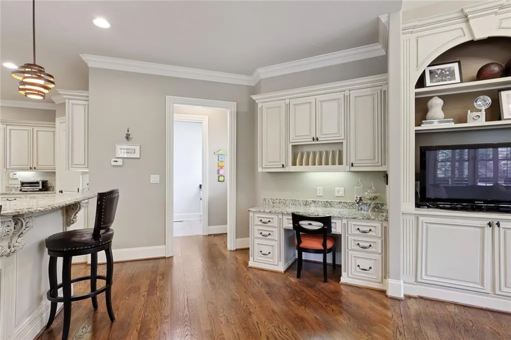 6175 Aberdeen Drive, Sandy Springs, Georgia 30328, 6 Bedrooms Bedrooms, ,6 BathroomsBathrooms,Residential,Sold,6175 Aberdeen Drive,7057900