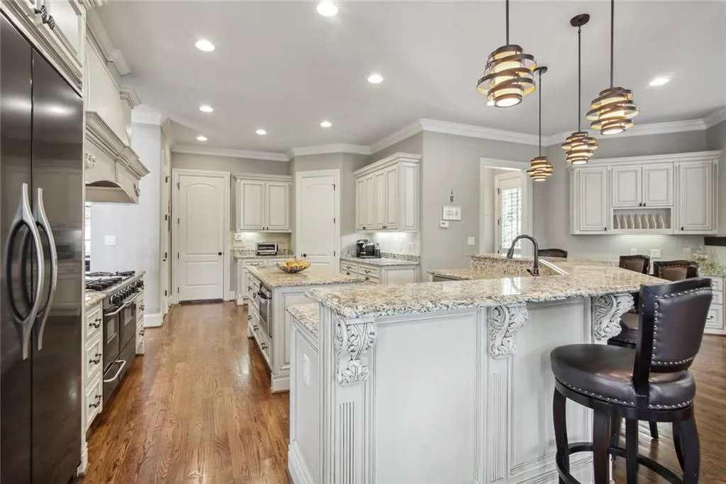 6175 Aberdeen Drive, Sandy Springs, Georgia 30328, 6 Bedrooms Bedrooms, ,6 BathroomsBathrooms,Residential,Sold,6175 Aberdeen Drive,7057900