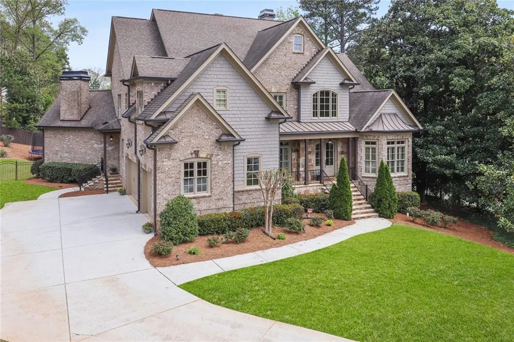 6175 Aberdeen Drive, Sandy Springs, Georgia 30328, 6 Bedrooms Bedrooms, ,6 BathroomsBathrooms,Residential,Sold,6175 Aberdeen Drive,7057900