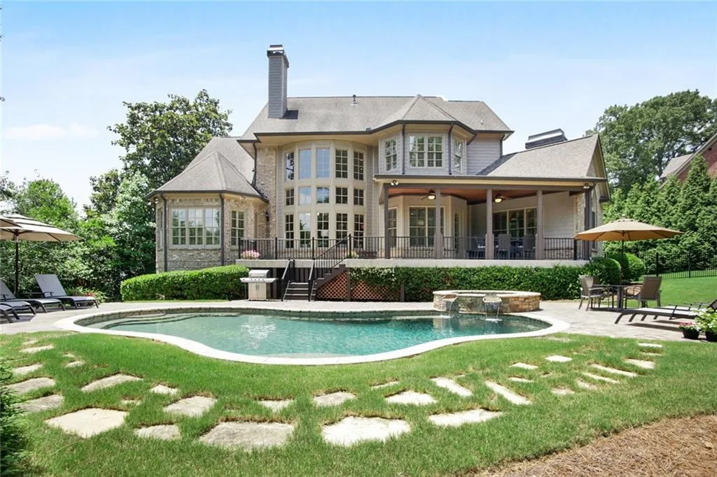 6175 Aberdeen Drive, Sandy Springs, Georgia 30328, 6 Bedrooms Bedrooms, ,6 BathroomsBathrooms,Residential,Sold,6175 Aberdeen Drive,7057900