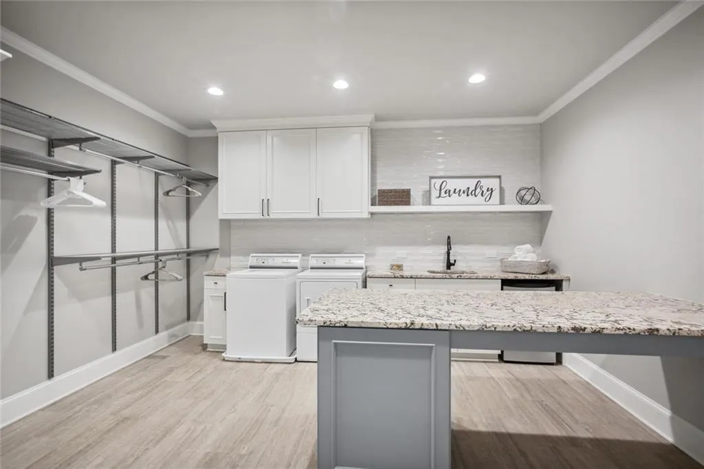 6175 Aberdeen Drive, Sandy Springs, Georgia 30328, 6 Bedrooms Bedrooms, ,6 BathroomsBathrooms,Residential,Sold,6175 Aberdeen Drive,7057900