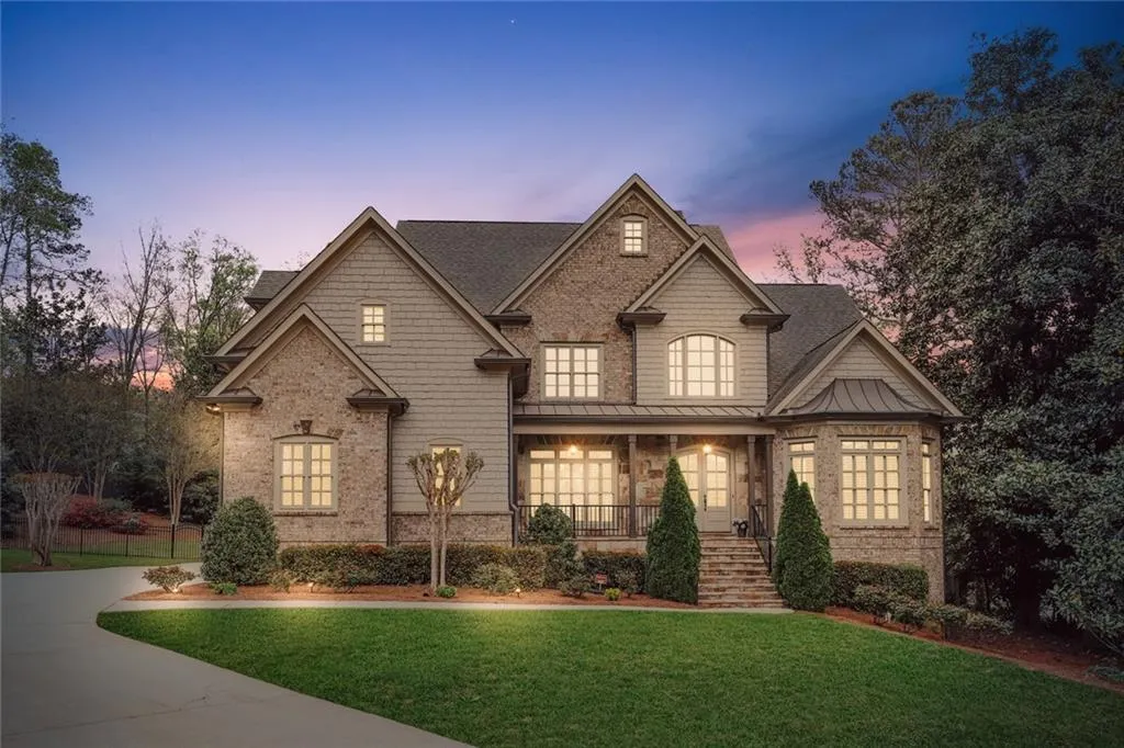 6175 Aberdeen Drive, Sandy Springs, Georgia 30328, 6 Bedrooms Bedrooms, ,6 BathroomsBathrooms,Residential,Sold,6175 Aberdeen Drive,7057900