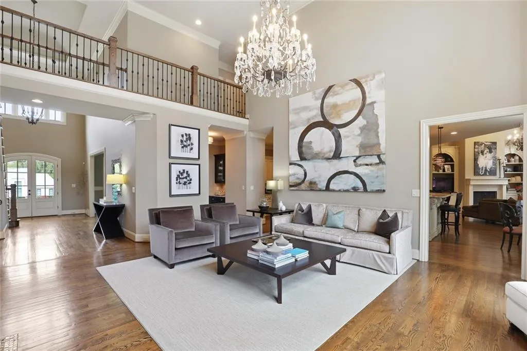 6175 Aberdeen Drive, Sandy Springs, Georgia 30328, 6 Bedrooms Bedrooms, ,6 BathroomsBathrooms,Residential,Sold,6175 Aberdeen Drive,7057900