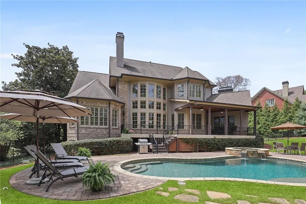 6175 Aberdeen Drive, Sandy Springs, Georgia 30328, 6 Bedrooms Bedrooms, ,6 BathroomsBathrooms,Residential,Sold,6175 Aberdeen Drive,7057900