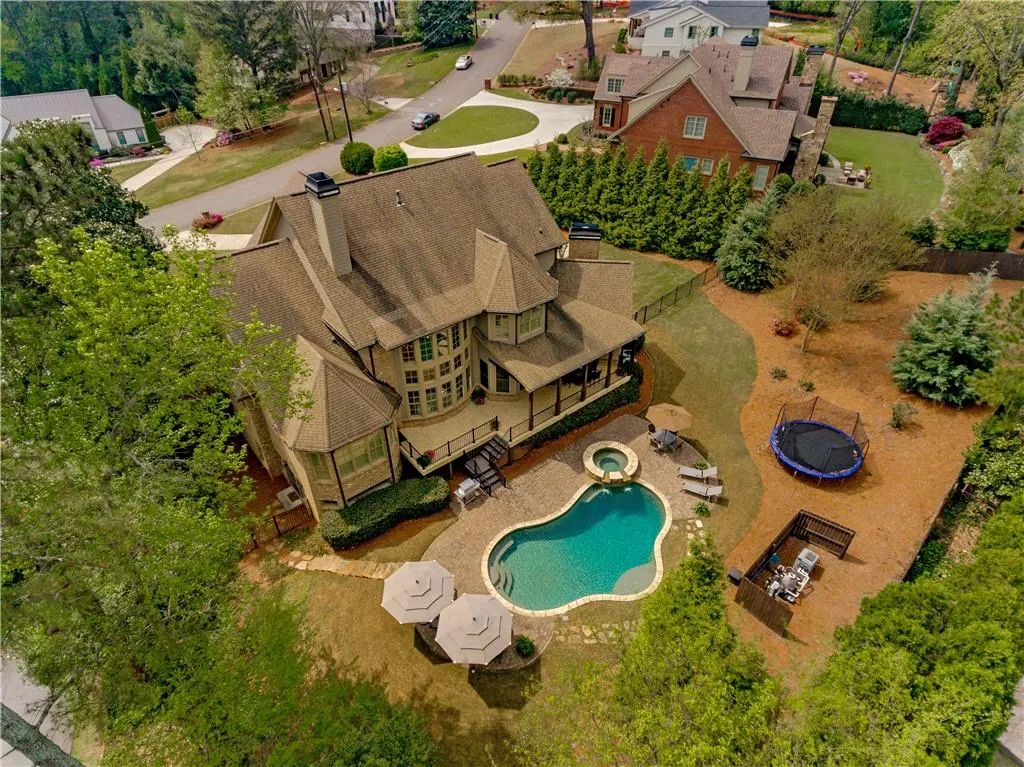 6175 Aberdeen Drive, Sandy Springs, Georgia 30328, 6 Bedrooms Bedrooms, ,6 BathroomsBathrooms,Residential,Sold,6175 Aberdeen Drive,7057900