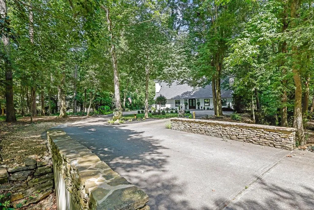2180 Spalding Drive, Atlanta, Georgia 30350, 4 Bedrooms Bedrooms, ,3 BathroomsBathrooms,Residential,Sold,2180 Spalding Drive,7622379