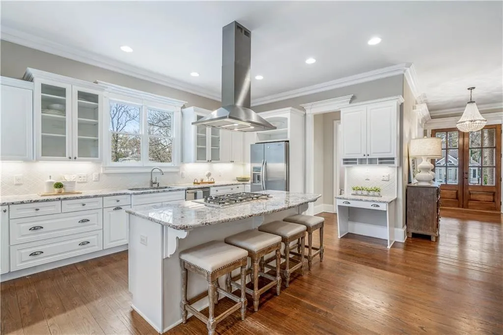 75 Spruell Springs Road, Atlanta, Georgia 30342, 5 Bedrooms Bedrooms, ,4 BathroomsBathrooms,Residential,Sold,75 Spruell Springs Road,6985962
