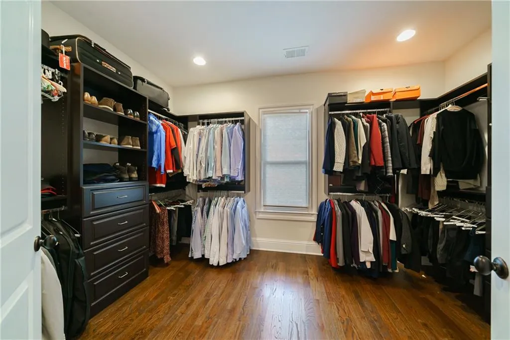 75 Spruell Springs Road, Atlanta, Georgia 30342, 5 Bedrooms Bedrooms, ,4 BathroomsBathrooms,Residential,Sold,75 Spruell Springs Road,6985962