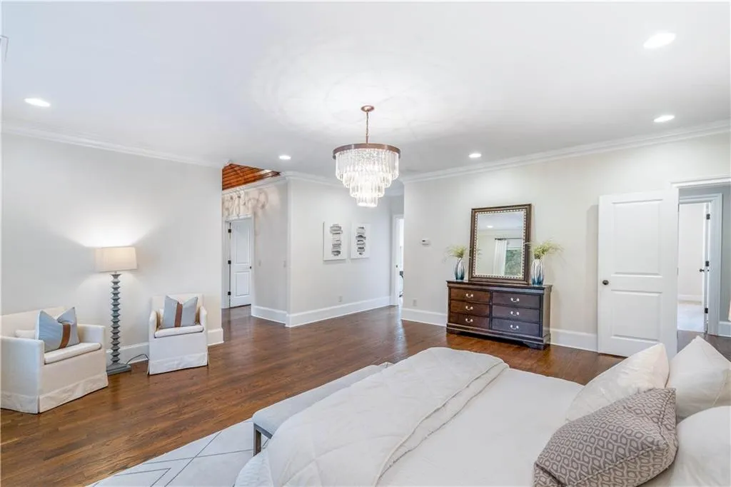 75 Spruell Springs Road, Atlanta, Georgia 30342, 5 Bedrooms Bedrooms, ,4 BathroomsBathrooms,Residential,Sold,75 Spruell Springs Road,6985962