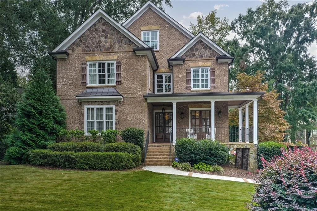 75 Spruell Springs Road, Atlanta, Georgia 30342, 5 Bedrooms Bedrooms, ,4 BathroomsBathrooms,Residential,Sold,75 Spruell Springs Road,6985962