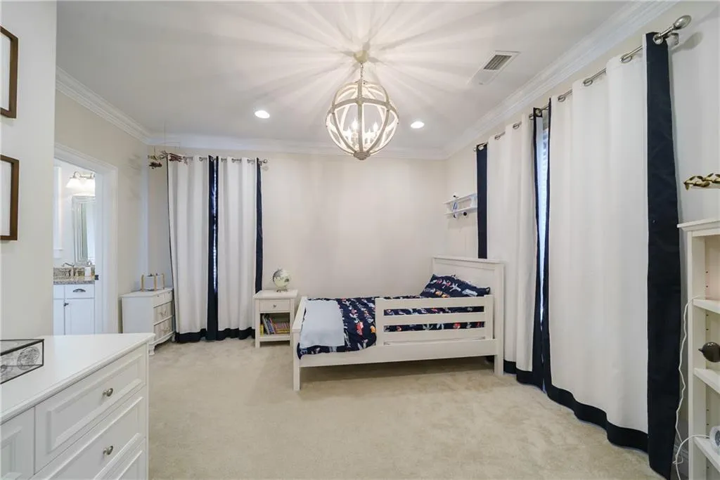 75 Spruell Springs Road, Atlanta, Georgia 30342, 5 Bedrooms Bedrooms, ,4 BathroomsBathrooms,Residential,Sold,75 Spruell Springs Road,6985962