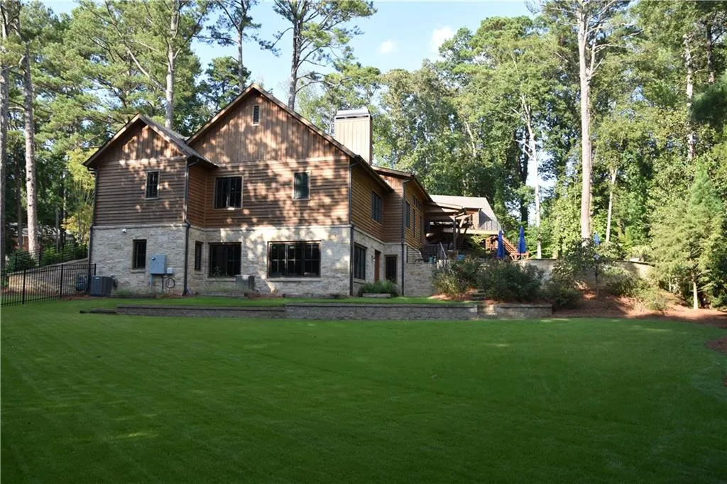 4775 Chatworth Court, Atlanta, Georgia 30342, 5 Bedrooms Bedrooms, ,4 BathroomsBathrooms,Residential,Sold,4775 Chatworth Court,5734457