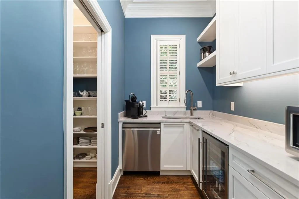 134 Blackland Road Nw, Atlanta, Georgia 30342, 6 Bedrooms Bedrooms, 0 ,6 BathroomsBathrooms,Residential,For Sale,134 Blackland Road Nw,7841038