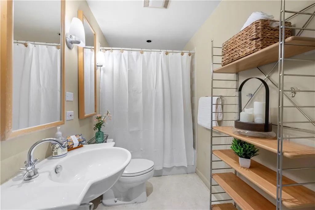 145 15th Street Ne Unit 413, Atlanta, Georgia 30309, 2 Bedrooms Bedrooms, ,2 BathroomsBathrooms,Residential,For Sale,145 15th Street Ne Unit 413,7626237