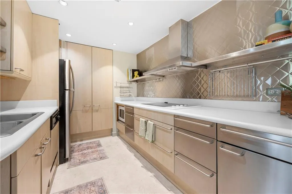 145 15th Street Ne Unit 413, Atlanta, Georgia 30309, 2 Bedrooms Bedrooms, ,2 BathroomsBathrooms,Residential,For Sale,145 15th Street Ne Unit 413,7626237