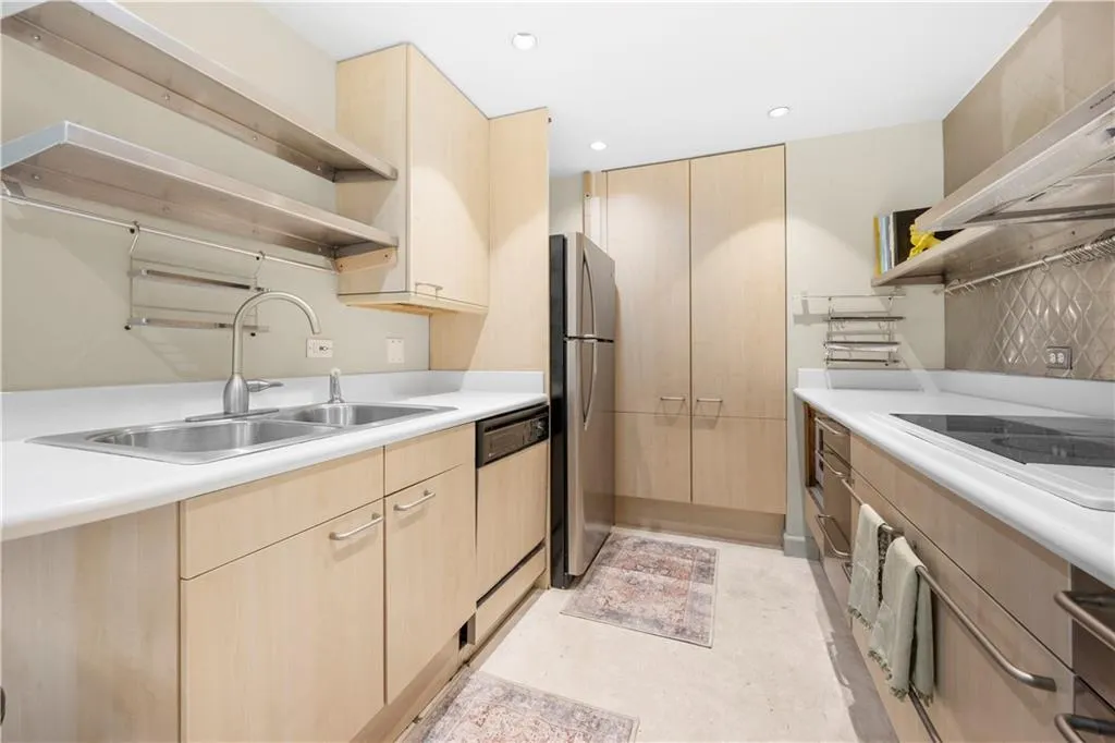 145 15th Street Ne Unit 413, Atlanta, Georgia 30309, 2 Bedrooms Bedrooms, ,2 BathroomsBathrooms,Residential,For Sale,145 15th Street Ne Unit 413,7626237