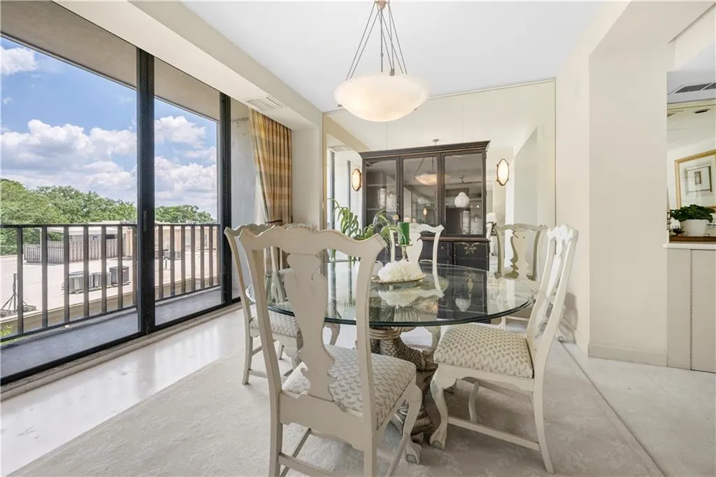 145 15th Street Ne Unit 413, Atlanta, Georgia 30309, 2 Bedrooms Bedrooms, ,2 BathroomsBathrooms,Residential,For Sale,145 15th Street Ne Unit 413,7626237