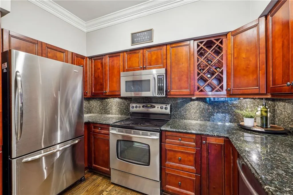 3777 Peachtree Road Ne Unit 911, Atlanta, Georgia 30319, 2 Bedrooms Bedrooms, ,1 BathroomBathrooms,Residential,For Sale,3777 Peachtree Road Ne Unit 911,7527526