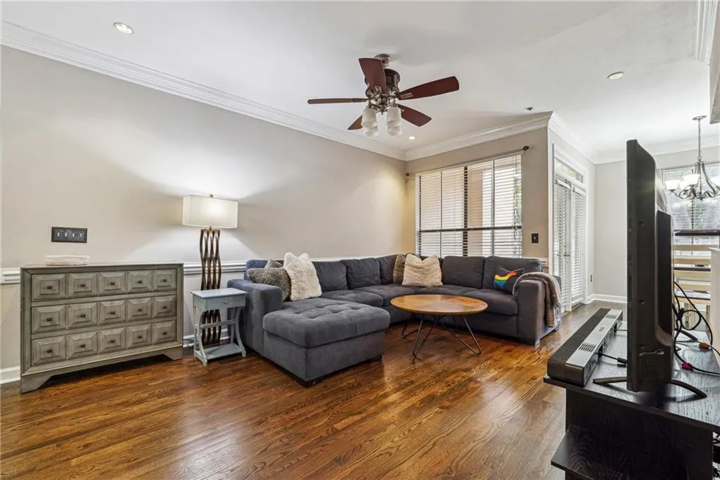 3777 Peachtree Road Ne Unit 911, Atlanta, Georgia 30319, 2 Bedrooms Bedrooms, ,1 BathroomBathrooms,Residential,For Sale,3777 Peachtree Road Ne Unit 911,7527526