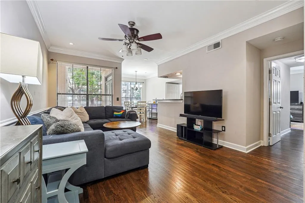 3777 Peachtree Road Ne Unit 911, Atlanta, Georgia 30319, 2 Bedrooms Bedrooms, ,1 BathroomBathrooms,Residential,For Sale,3777 Peachtree Road Ne Unit 911,7527526