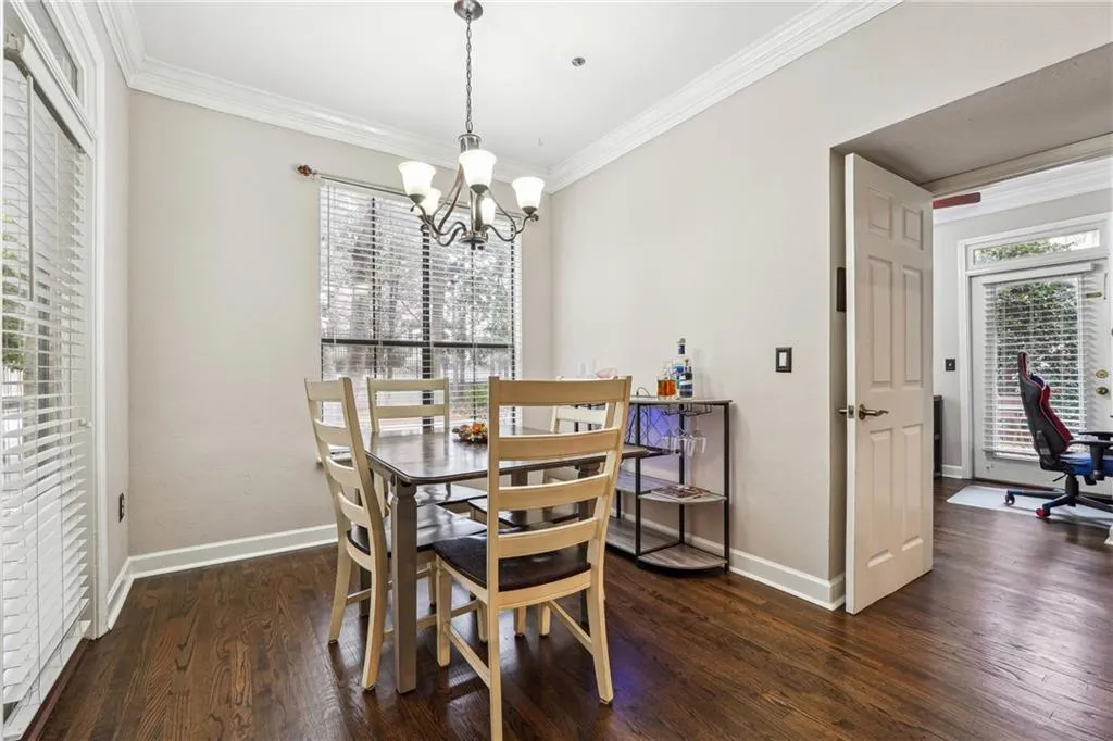 3777 Peachtree Road Ne Unit 911, Atlanta, Georgia 30319, 2 Bedrooms Bedrooms, ,1 BathroomBathrooms,Residential,For Sale,3777 Peachtree Road Ne Unit 911,7527526