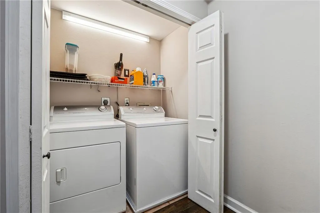 3777 Peachtree Road Ne Unit 911, Atlanta, Georgia 30319, 2 Bedrooms Bedrooms, ,1 BathroomBathrooms,Residential,For Sale,3777 Peachtree Road Ne Unit 911,7527526