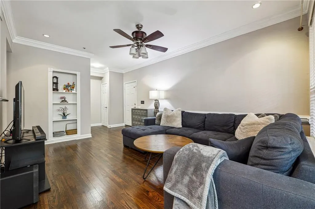 3777 Peachtree Road Ne Unit 911, Atlanta, Georgia 30319, 2 Bedrooms Bedrooms, ,1 BathroomBathrooms,Residential,For Sale,3777 Peachtree Road Ne Unit 911,7527526