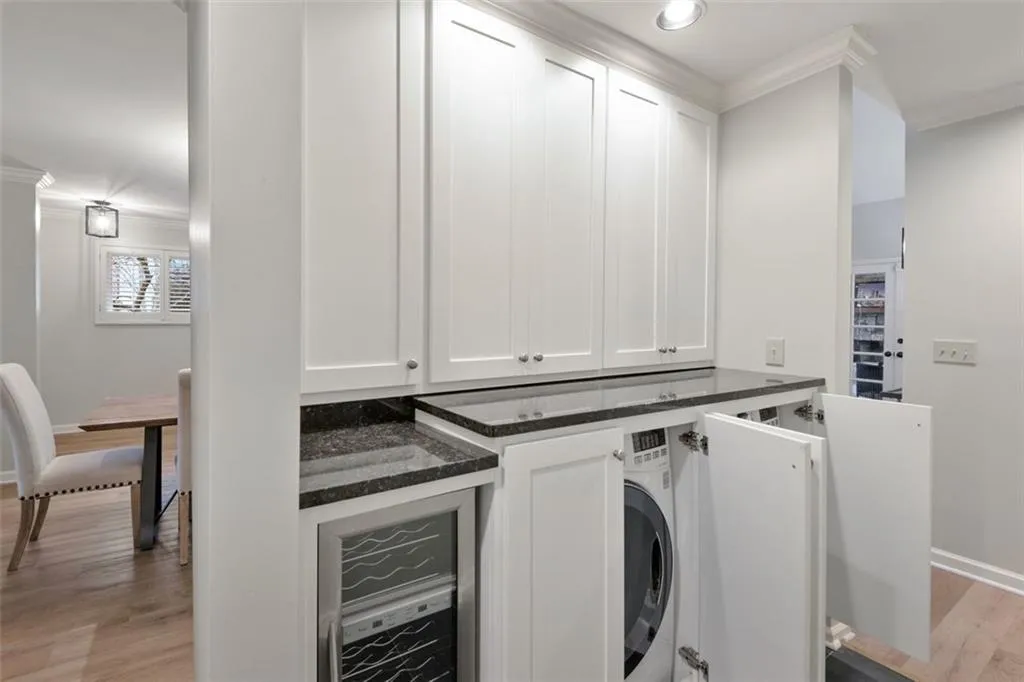 330 Francyne Court, Atlanta, Georgia 30328, 2 Bedrooms Bedrooms, ,2 BathroomsBathrooms,Residential,Sold,330 Francyne Court,6820240