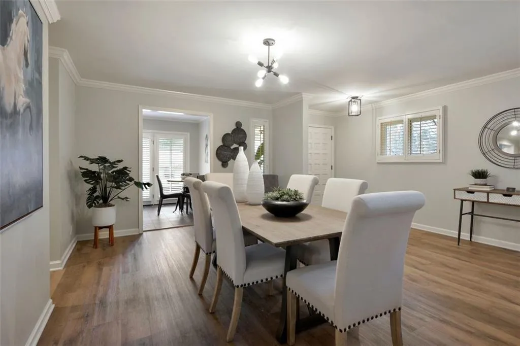 330 Francyne Court, Atlanta, Georgia 30328, 2 Bedrooms Bedrooms, ,2 BathroomsBathrooms,Residential,Sold,330 Francyne Court,6820240